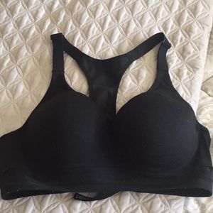 Victoria sport sports bra